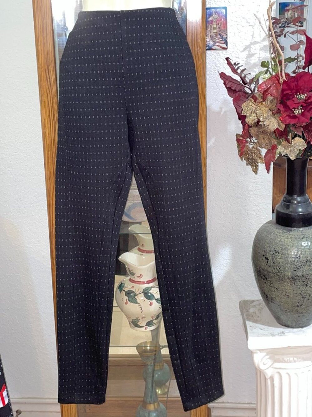 NWT $118 Black Print Stretch Pants LYSSE M